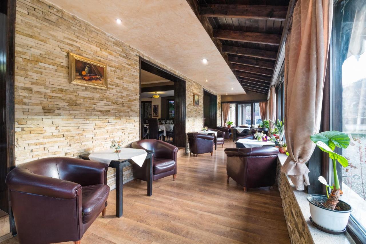 Hanul Simon Pensiune & Restaurant 브란 외부 사진